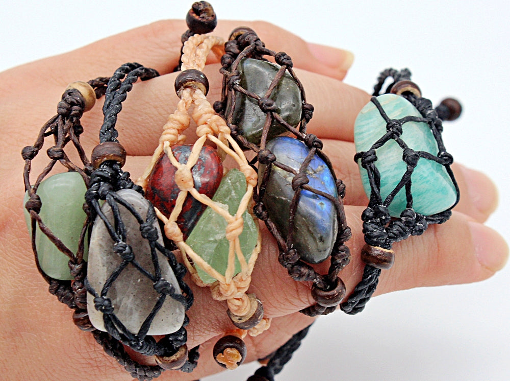 Handmade interchangeable macramé cage bracelet without stone