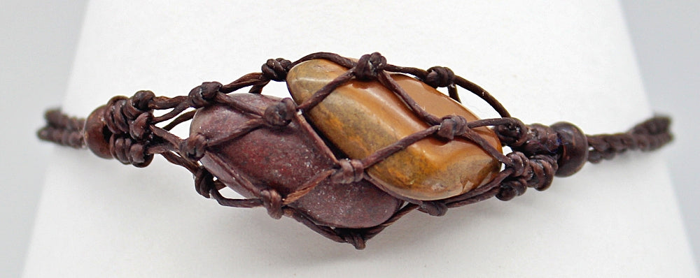 Handmade interchangeable macramé cage bracelet without stone